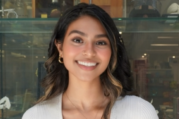 Headshot of Noelle Thundathil